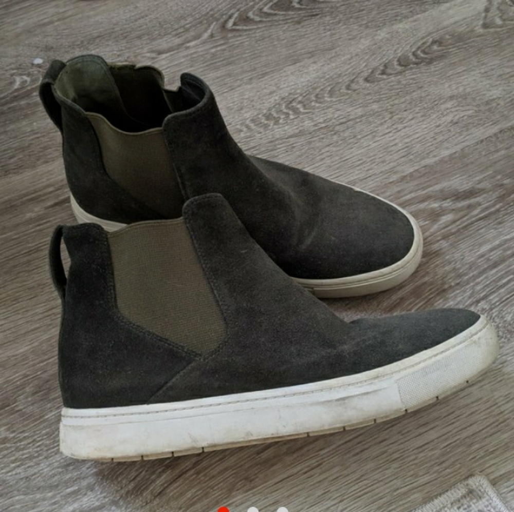 Vince Suede Sneakers